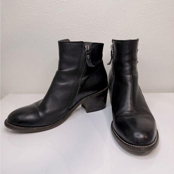 AGL Attilio Giusti Leombruni Ella Black Leather Ankle Boots, Sz 39 (US 8.5) - Picture 1 of 7